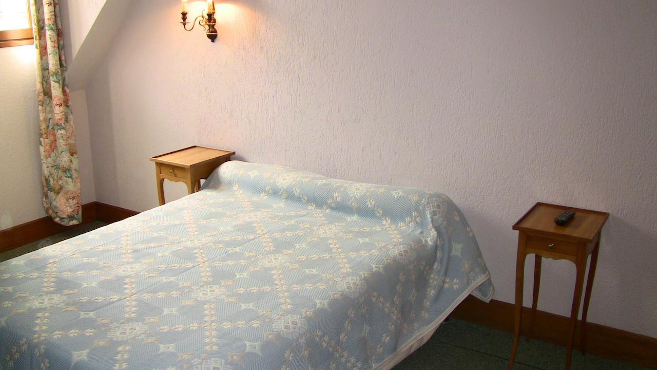 Logis Hotel Auberge Des Potiers Jouy-le-Potier Bilik gambar